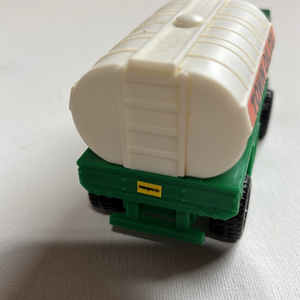 Remco 1988 Remco Town Oil Co Truck Green and White Toy Oil Truck - Picture 7 of 13
